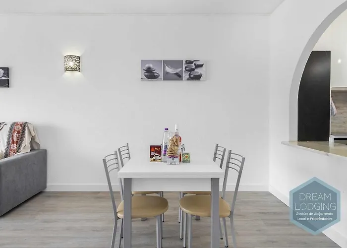 Vale 13 Dream Lodging